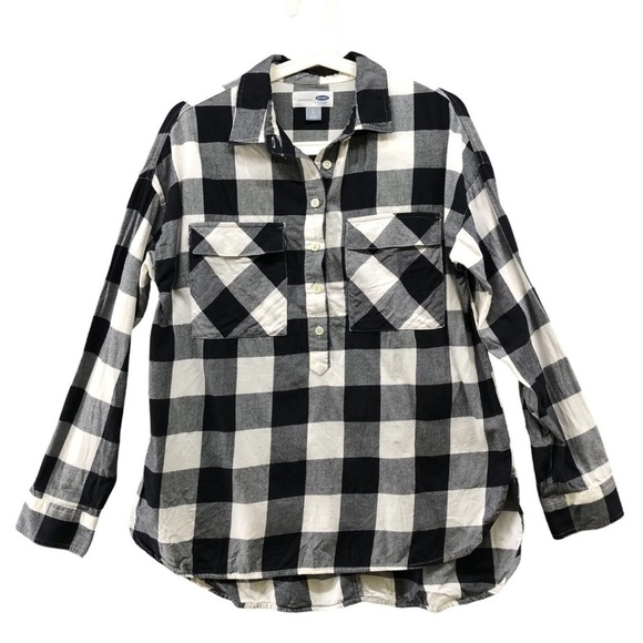 Old Navy Tops - Old Navy Women’s Boyfriend Flannel Popover Shirt Black White Checkered Size L